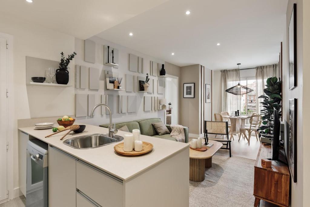 Champey - 2 bedrooms and balcony in Sant Gervasi, Barcelona