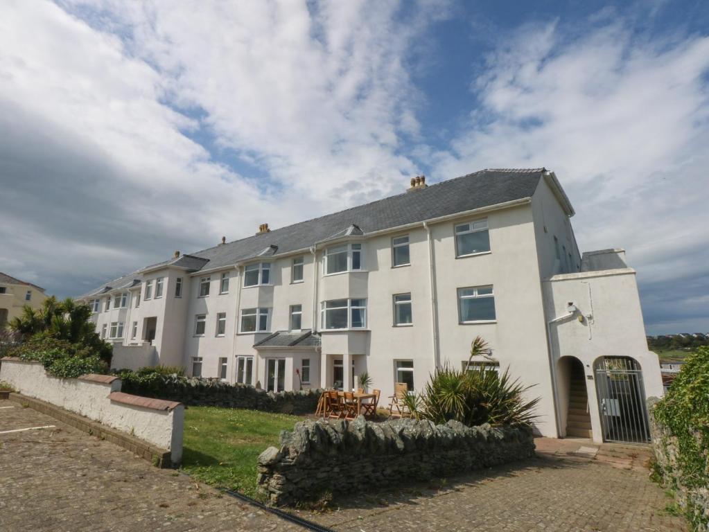 Cwtch y Môr, Holyhead