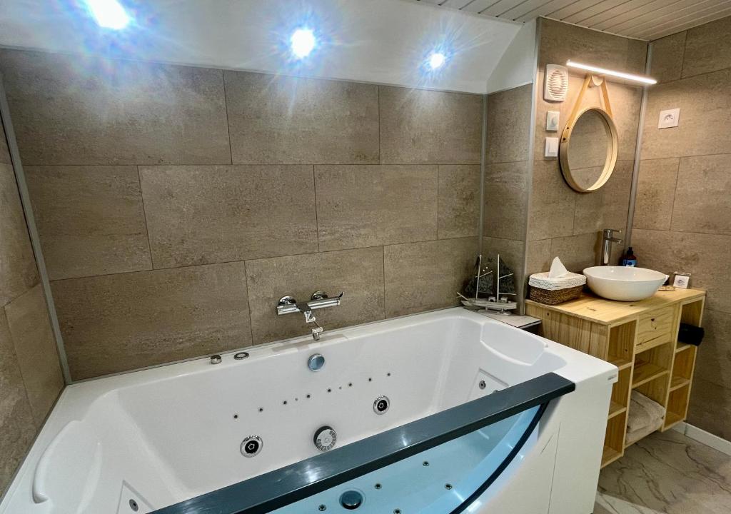 La Petite Cabine de Plage - 4