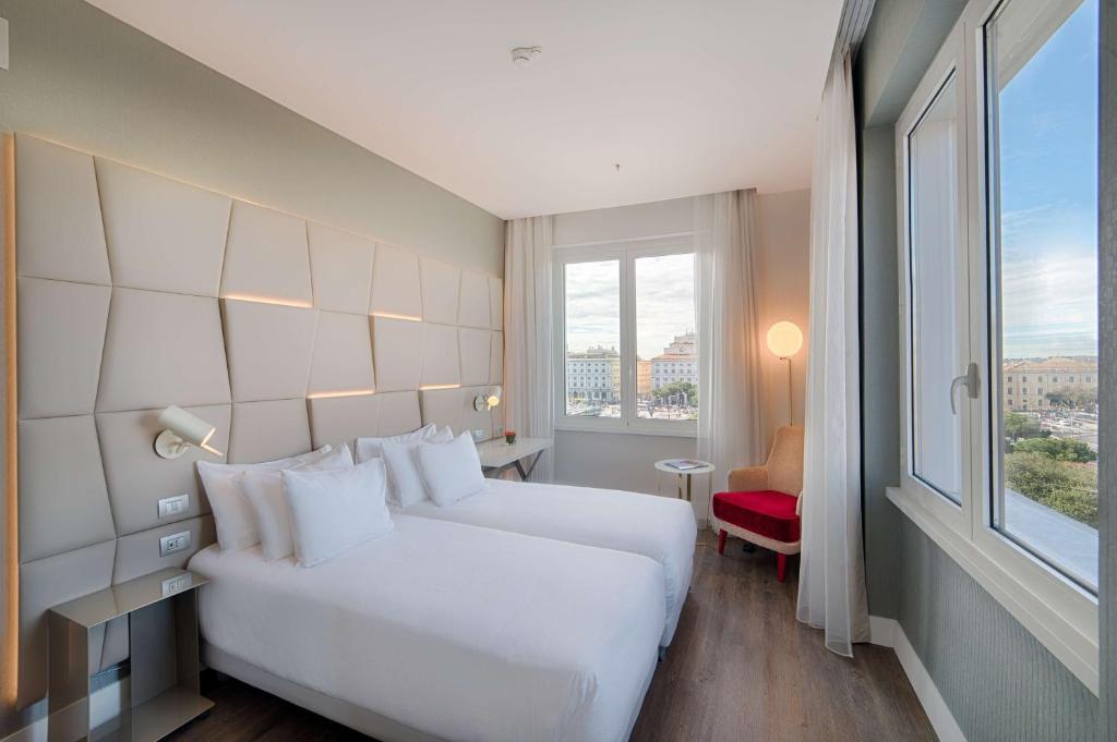Hotel Room 5
