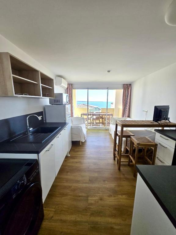 Ingres 158 - F3 vue mer Villa Francia, Cannes