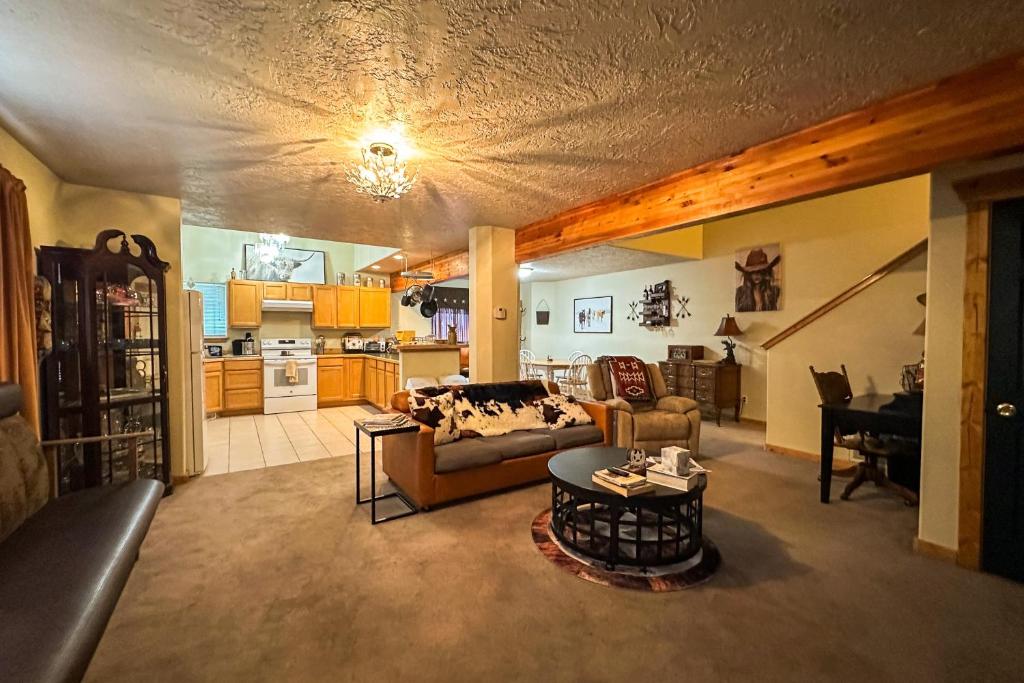 The Western Nest, Belgrade