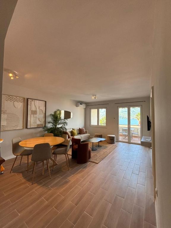 Amazing 2 BR Retreat with Kotor Bay View - 5