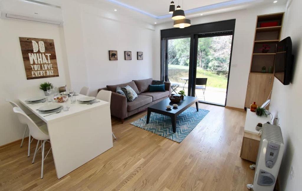 1bd Blue Paradise Apt in Tivat Center - 4