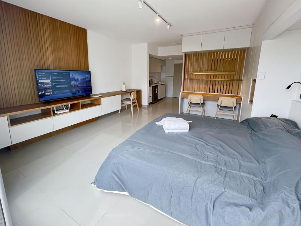 Studio Luxury Balcony Pool - 3