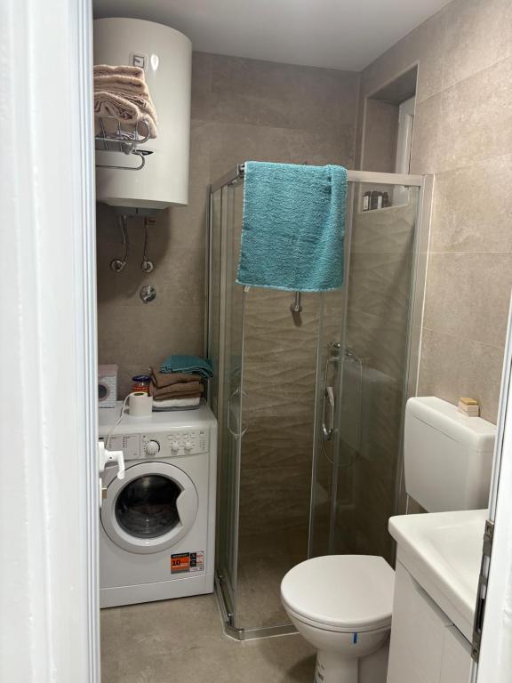 Njaro Del Mar AS - 5