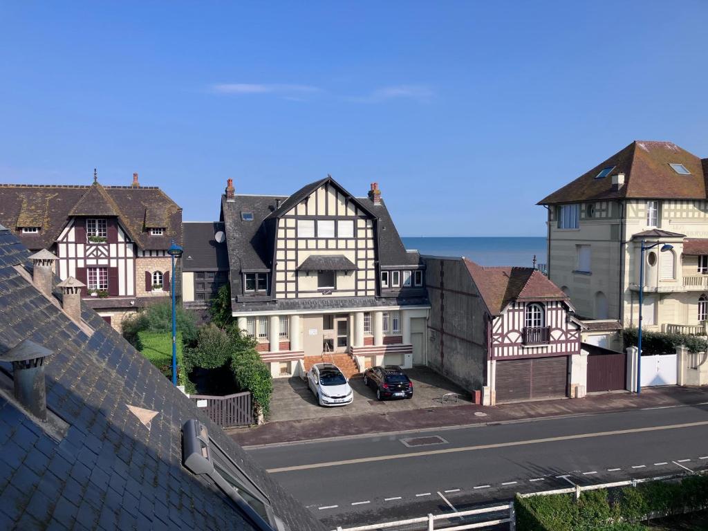 Duplex familial refait à neuf avec balcon, à deux pas de la plage - FR-1-712-96 - 2