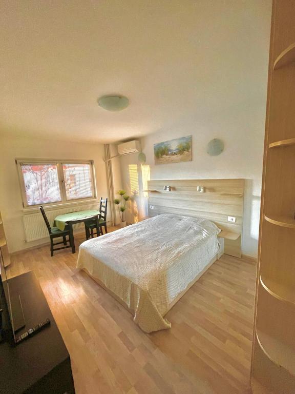 Central Studio Bucharest, Bukurešť