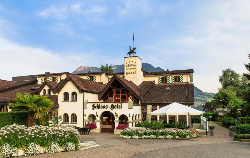 Swiss-Chalet Merlischachen - Romantik Schloss-Hotel am See photo
