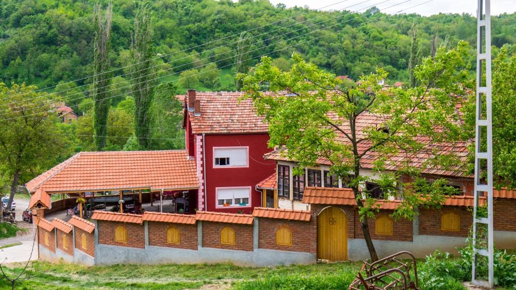 Villa Lola &amp; Nikola — Hotel in Pirot