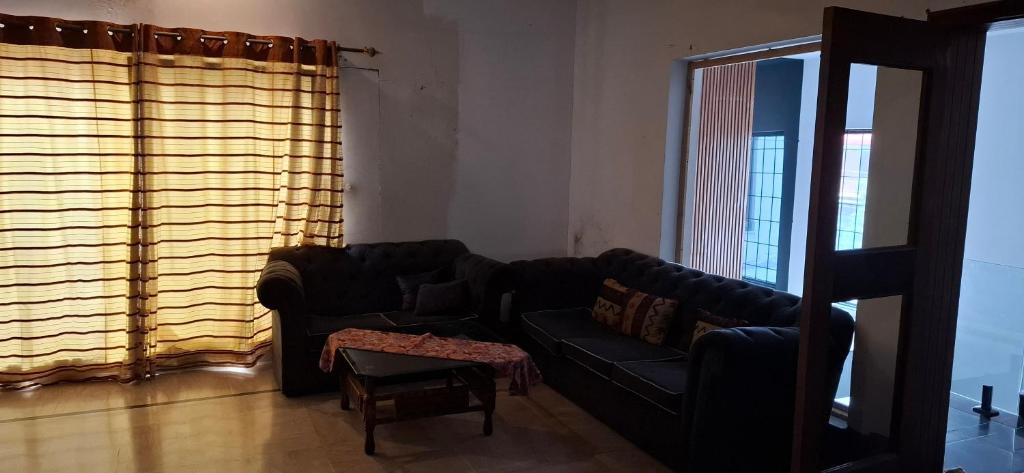 Usman Rooms DHA, Lahore