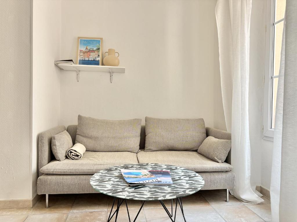 Cannes 2 Bedroom Apartment - 19JDR2 - 1