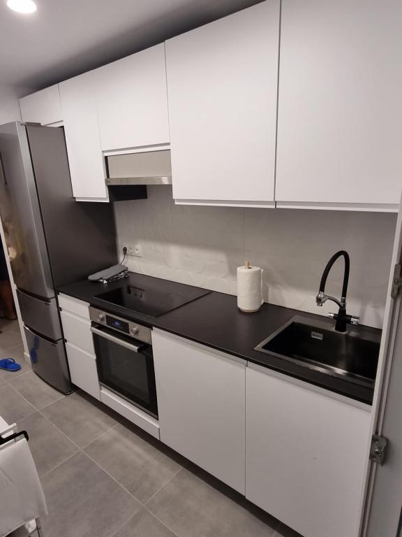 Apartamento NINES moderno y céntrico, en zona tranquila cerca de la playa - 5