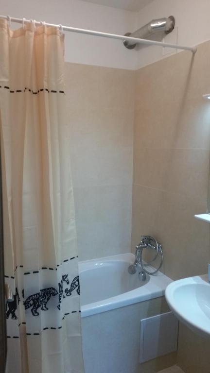 LakeView Apartments photo