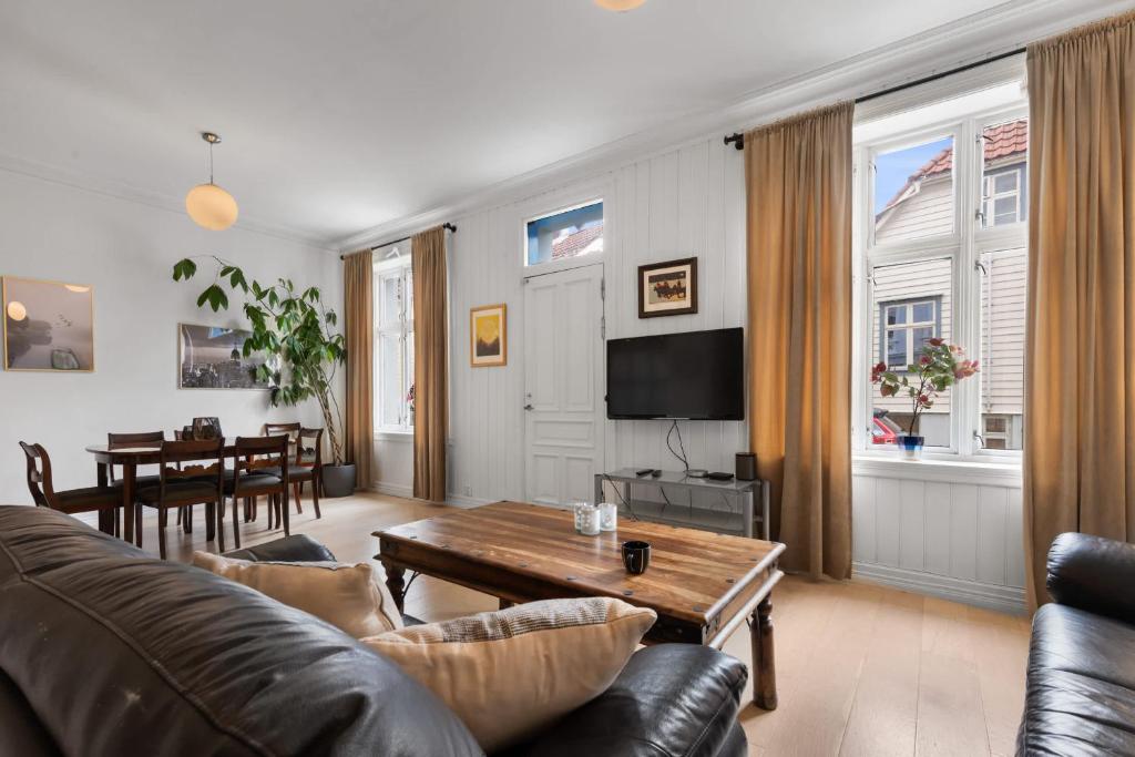 Unique and Spacious Home in Bergens Most Charming Area, Bergen