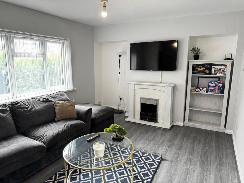 Modern House In Acocks Green - Free Parking & Wi-Fi, Birmingham