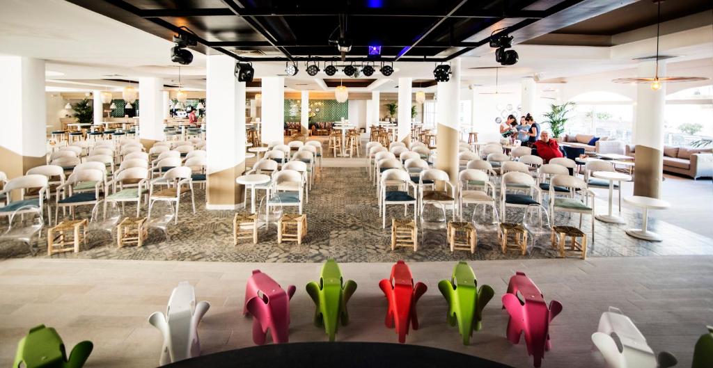FERGUS Club Europa — Restaurant & bars in Peguera, Balearic Islands