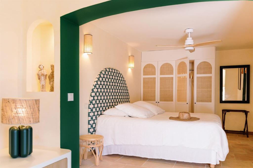 Villa PIPA POLARIS I suite ELULA - vue panoramique & piscine - 4