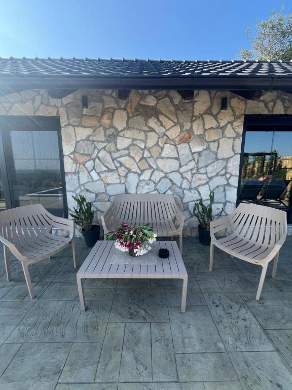 The Stonehouse - 3