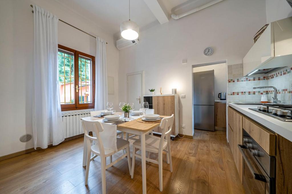 City centre - Beautiful cottage with garden - 2