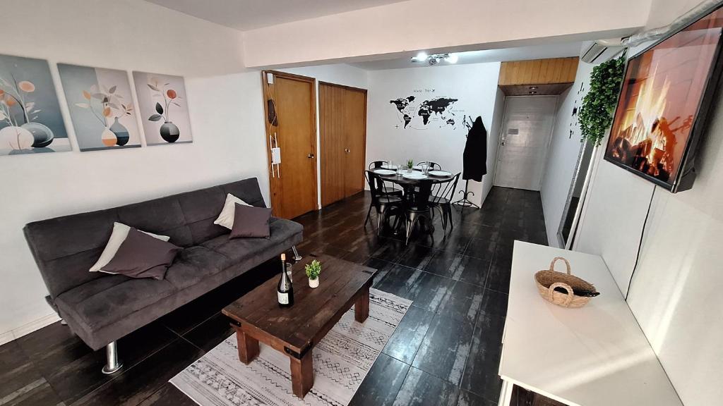 Centric Loc - Sleeps 5 - Balcony - High Speed WiFi - 3