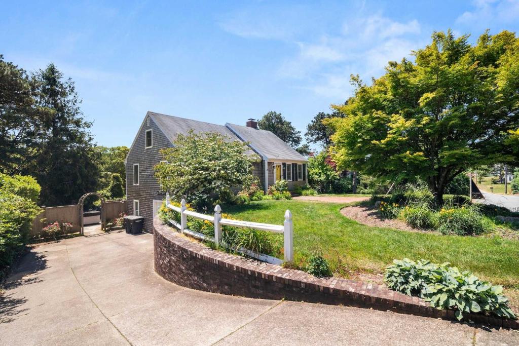 Game Room Rooftop Deck Fire Pit!, Chatham