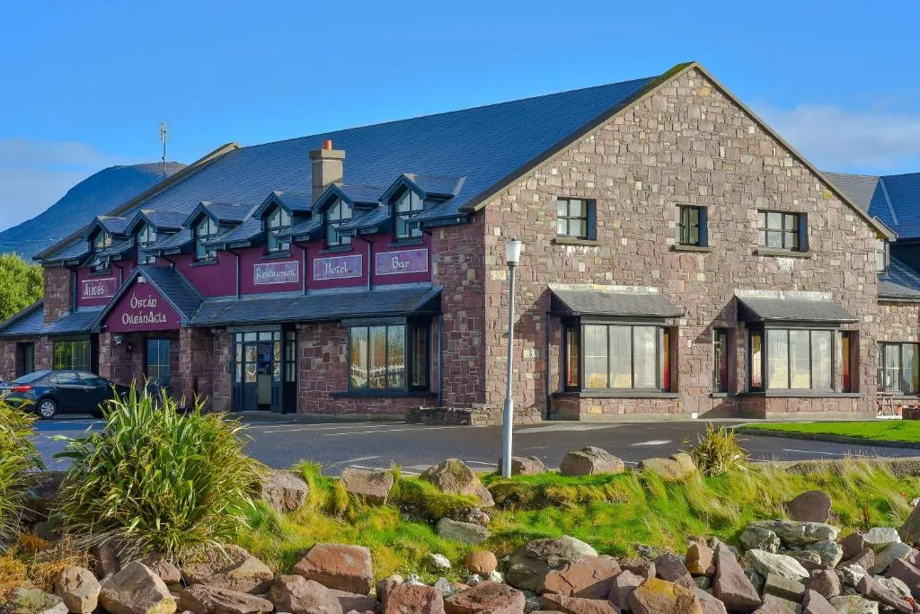 Óstán Oileán Acla, hotel in Achill Sound