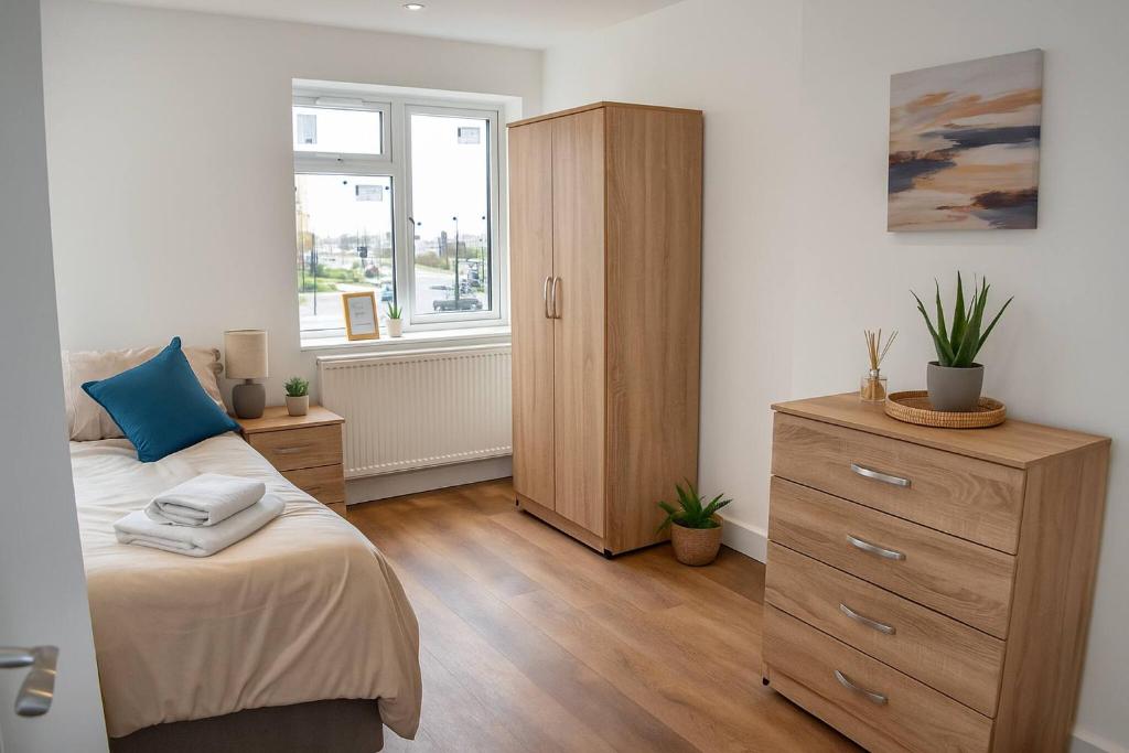 Medway’s Top Ensuite – Spacious!, Gillingham
