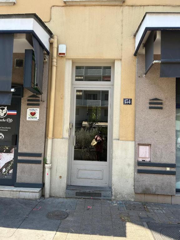 Studio indépendant climatisé à Lyon 8 - 3