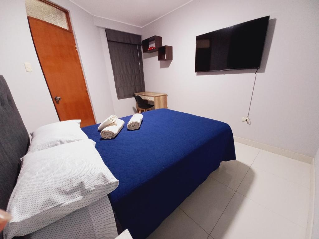 Comfortable Stay near Airport & Plaza Norte Bus Terminal - 4