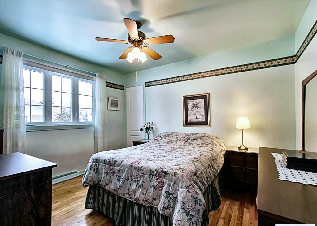 2 beds in a private room B with a free parking -15 min from downtown, Longueuil