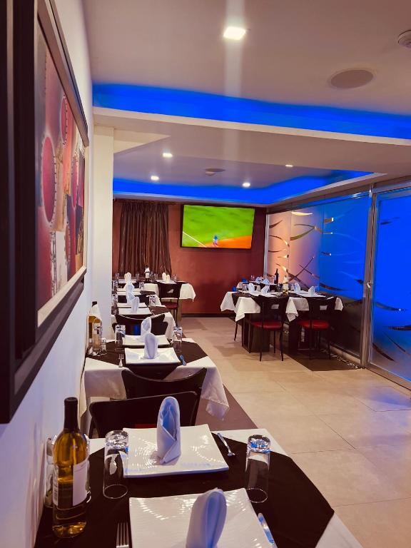 Hotel Leblanc Suites 야경