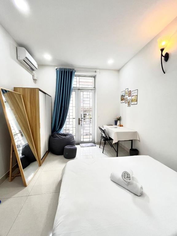 Sunlit Perch in Thao Dien R03, Ho Či Minovo Město