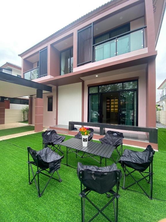 ทรีส์เฮาส์ Tree's House, Udon Thani