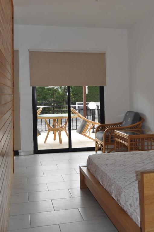 Royal Sunset Studios & Apartments photo