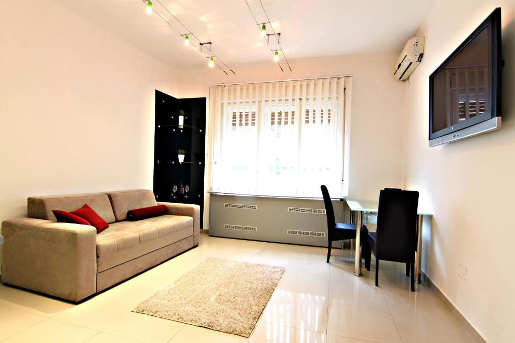 City Centre Apartment Novi Sad — Hotel in Novi Sad