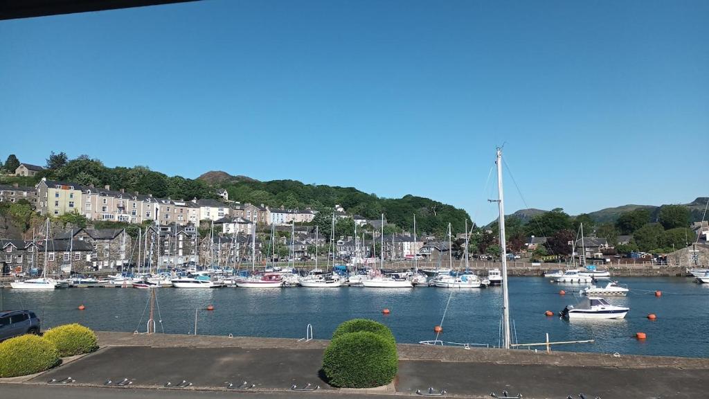 2 Bed Apartment on the harbour, Porthmadog