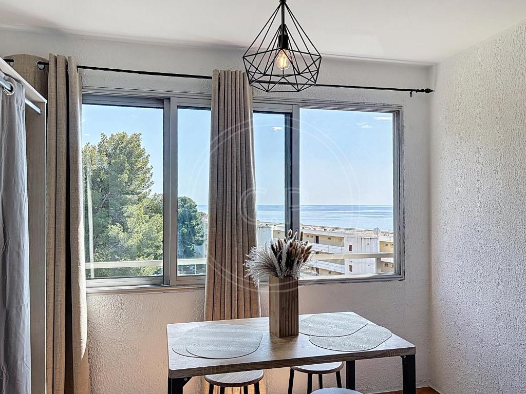 Bay View studio cabine Baie des anges Laciotat 3 lits 4 pers vue mer - 1