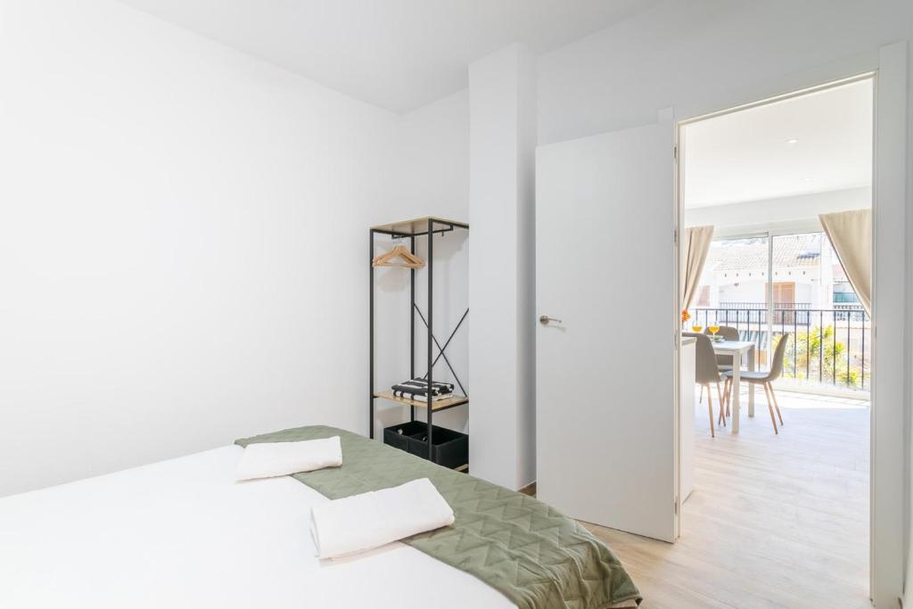 Modern and Stylish Apartment 1: Terrace and Pool - 4