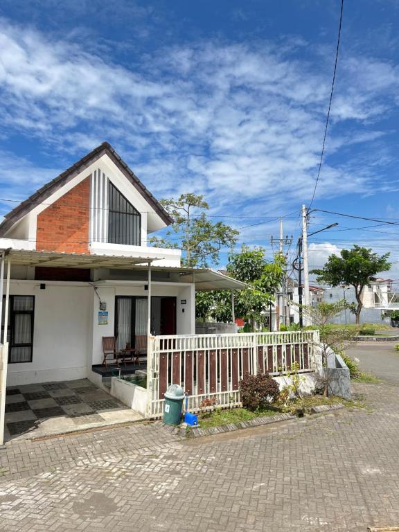 MP Villa New Ardmore A64 Malang, Malang