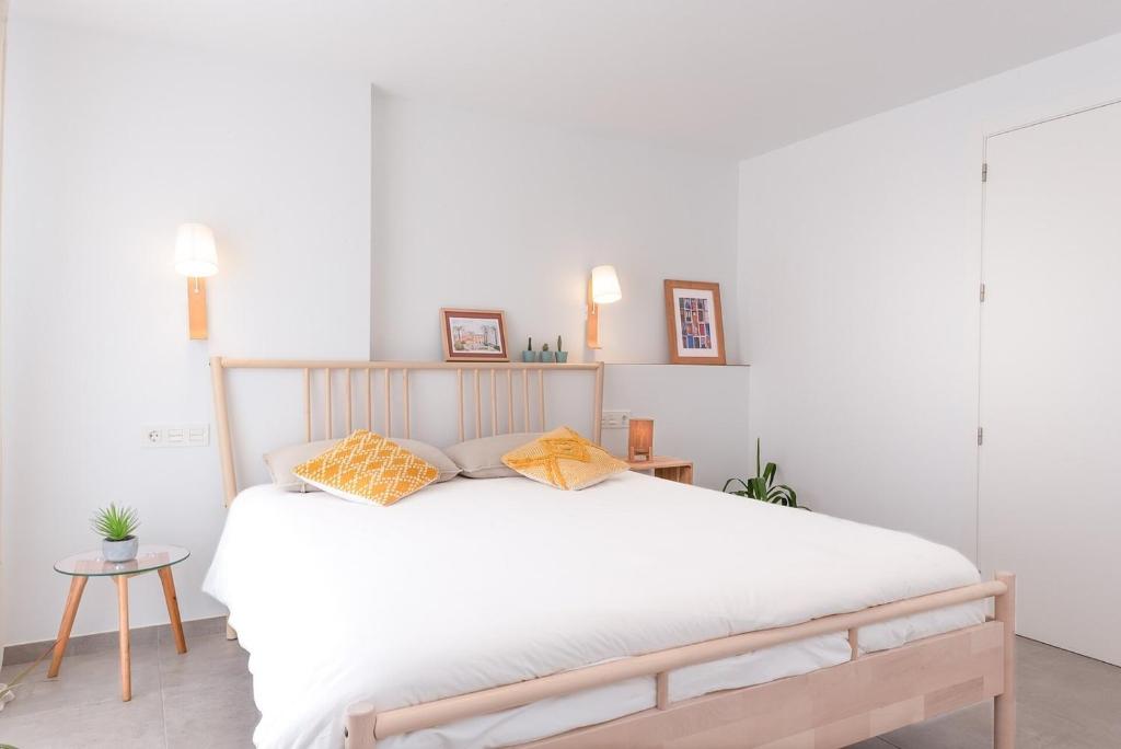 Top Apartment: Sea views, terrace and pool - 2