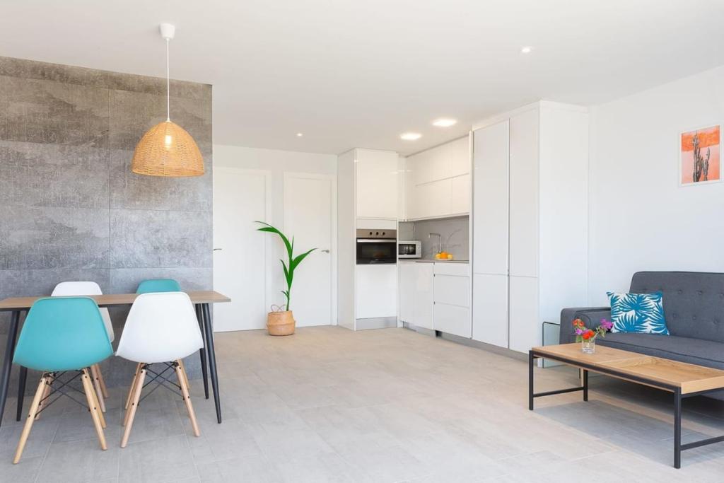 Great Top Apartment: Sea views, terrace and pool - 4