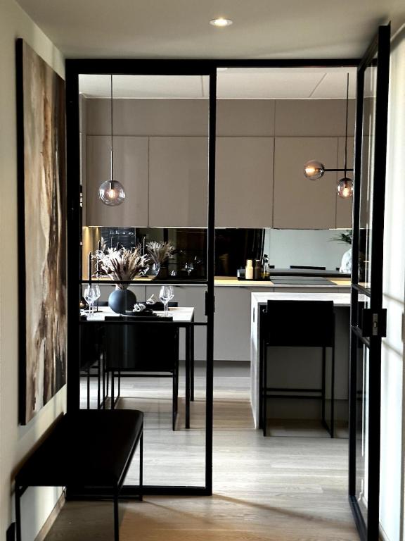 Modern and central apartment with parking spot, Oslo