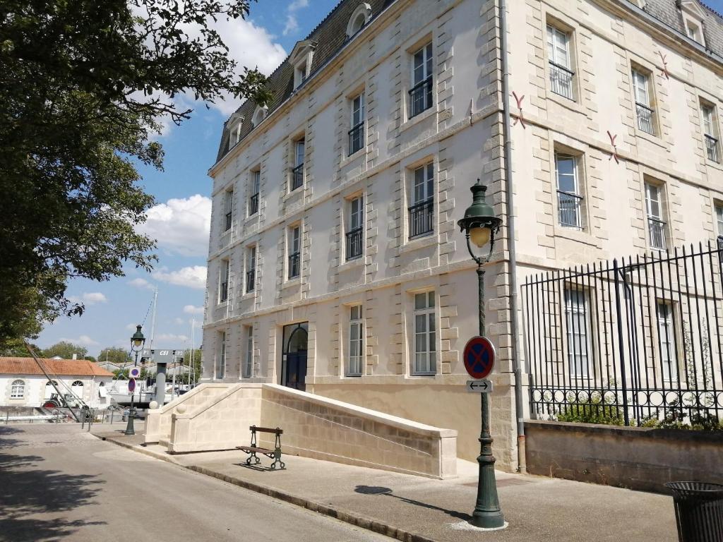 Studio Colbert, Rochefort