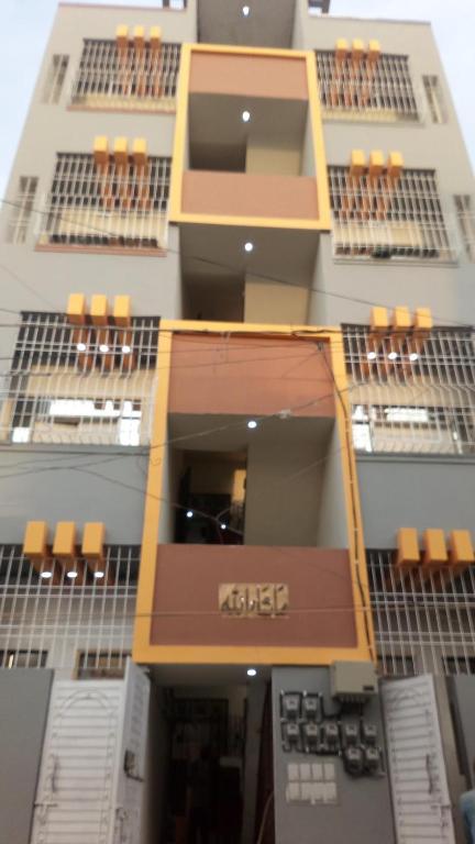 FASTCOM Flat, Karáčí