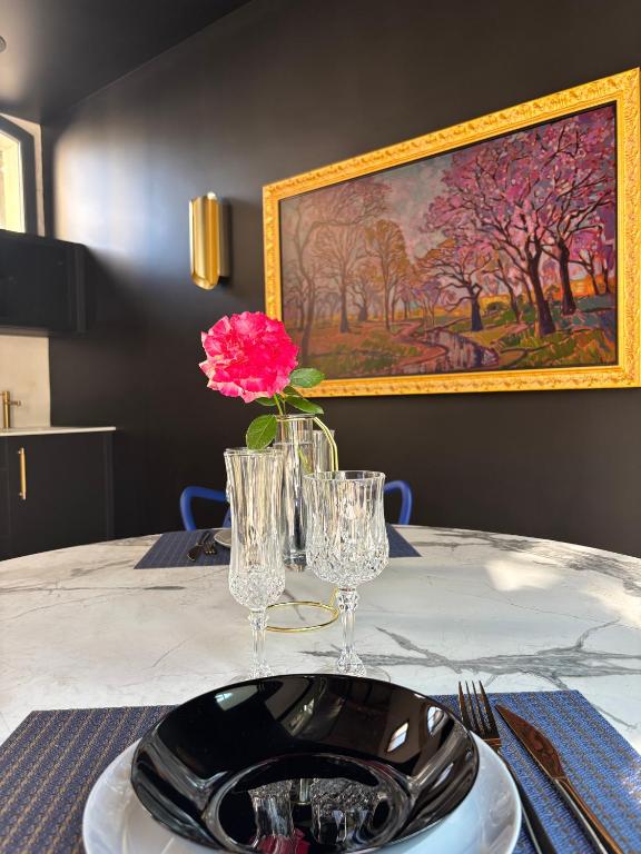 Les Ecuries de Rigny, Suite haut de gamme avec spa privatif et piscine au coeur d'un jardin arboré - 3