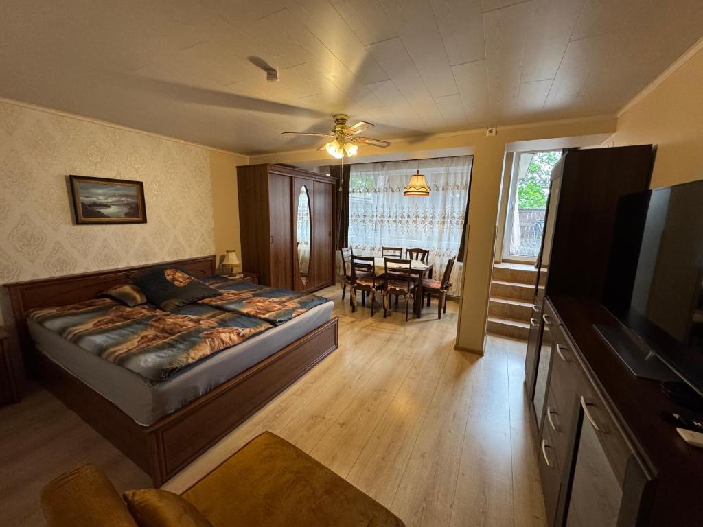 Rommi Kodumajutus, Pärnu