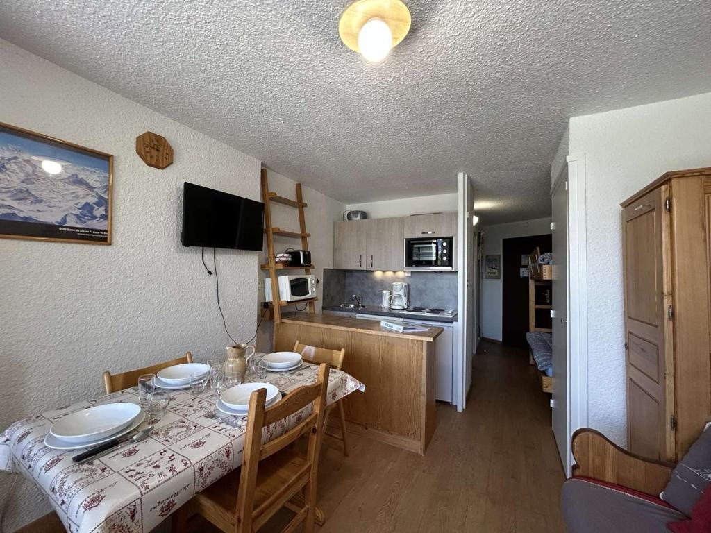 Studio cosy au ski pour 4 avec balcon, parking et wifi à Montgenèvre - FR-1-330D-95 - 4