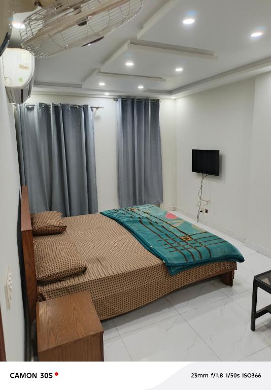 Talib height, Lahore