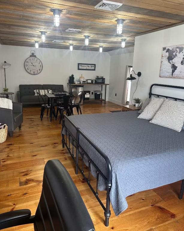 Sleep at Simplicity, Massena